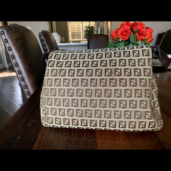 FENDI Zucca pattern Mamma baguette shoulder bag❤️ - Picture 6 of 16